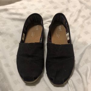 Black toms